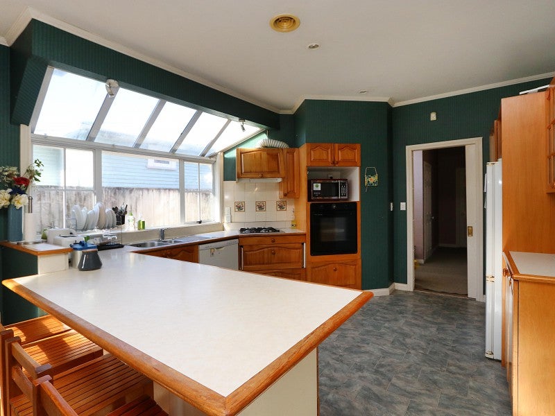 2/28 Puriri Street, Woburn, Lower Hutt - Carousel 2