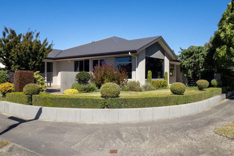 1 Beauvais Place, Allenton, Ashburton - Carousel 1