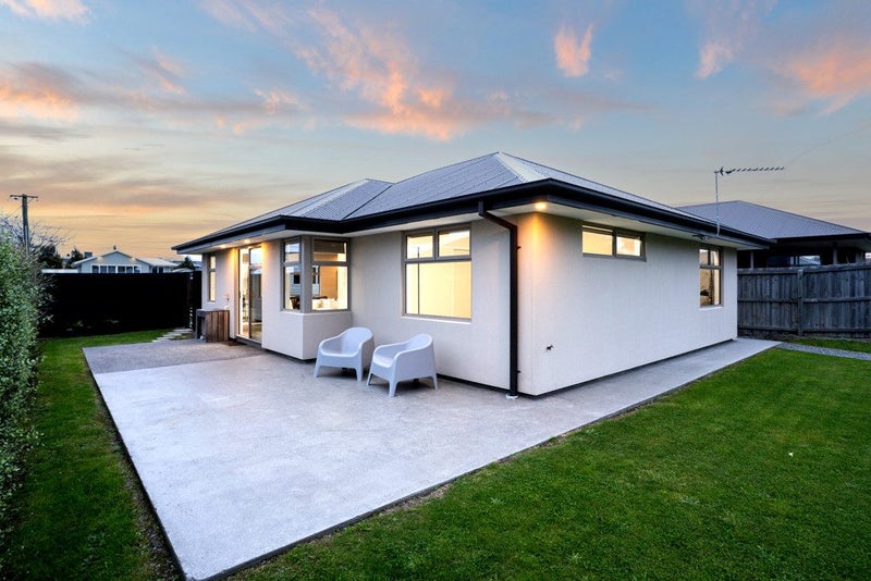 12 Shortland Street, Wainoni, Christchurch - Carousel 1