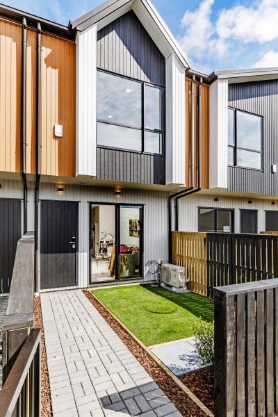 3/4 Glenhaven Place, Te Atatu Peninsula, Auckland - Carousel 21