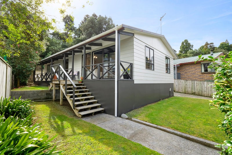 105 Poplar Grove, Whalers Gate, New Plymouth - Carousel 1