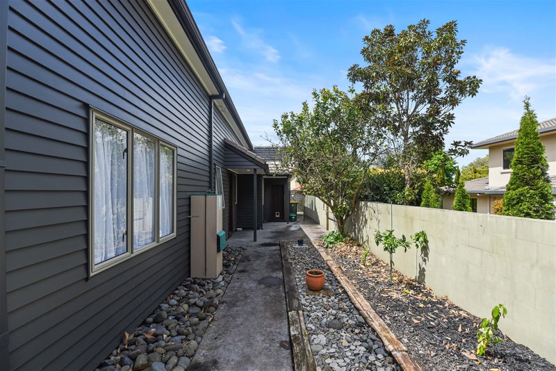 2 Ashley Street, St Andrews, Hamilton - Carousel 21