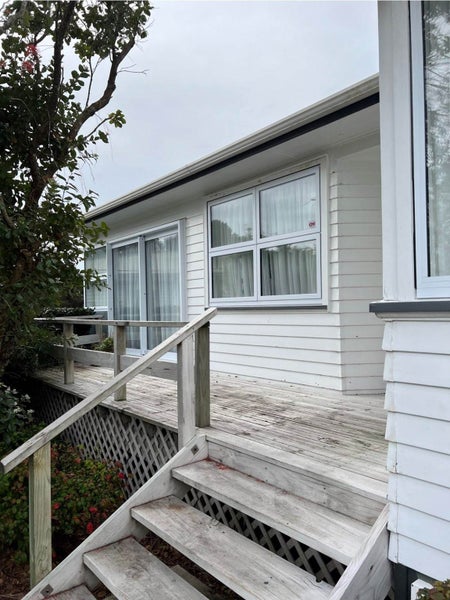 11 James Scott Place, Te Atatu South, Auckland - Carousel 2