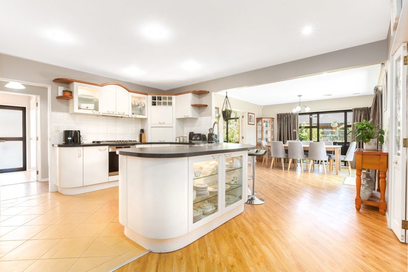 9 Clearwater Terrace, Brown Owl, Upper Hutt - Carousel 2