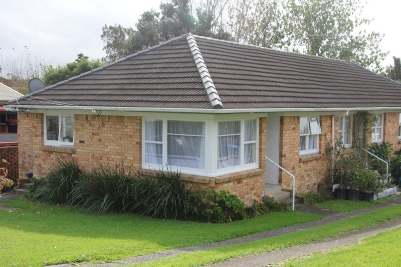 1/3 Waitati Place, New Windsor, Auckland - Carousel 1