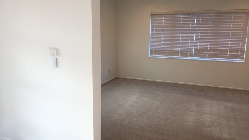 6 Lismore Way, Oteha, Auckland - Carousel 2