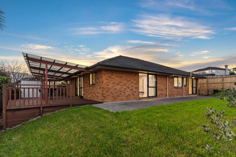 21 Rosses Place, Pinehill, Auckland - Carousel 2