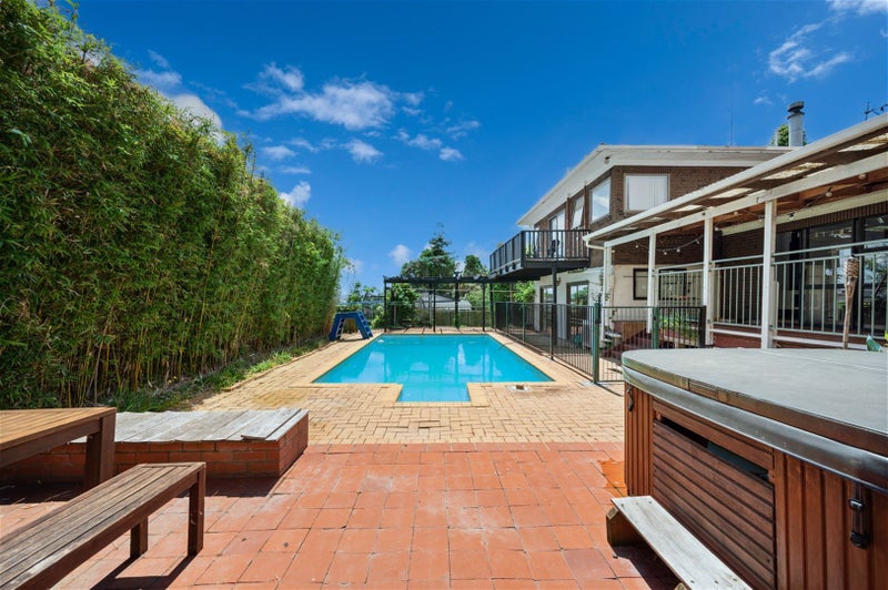 10 Porter Avenue, Te Atatu South, Auckland - Carousel 1