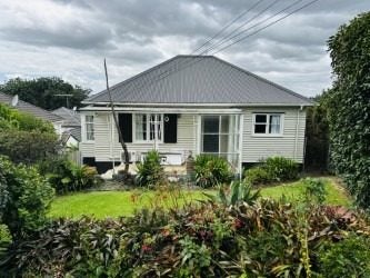 111 Paihia Road, One Tree Hill, Auckland - Carousel 1
