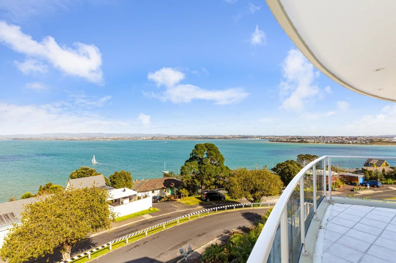 9 Brigantine Drive, Beach Haven, Auckland - Carousel 7