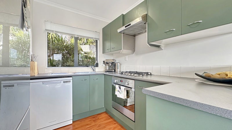 2/28A Marlborough Avenue, Glenfield, Auckland - Carousel 2
