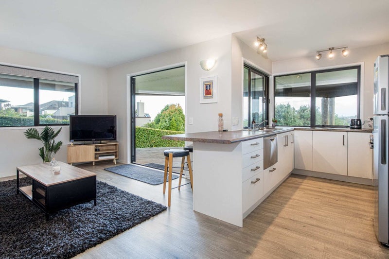 36 Knights Road, Rothesay Bay, Auckland - Carousel 2