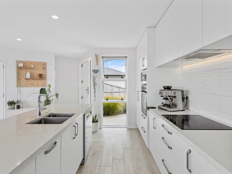 18 Westhill Lane, Papamoa Beach, Papamoa - Carousel 2