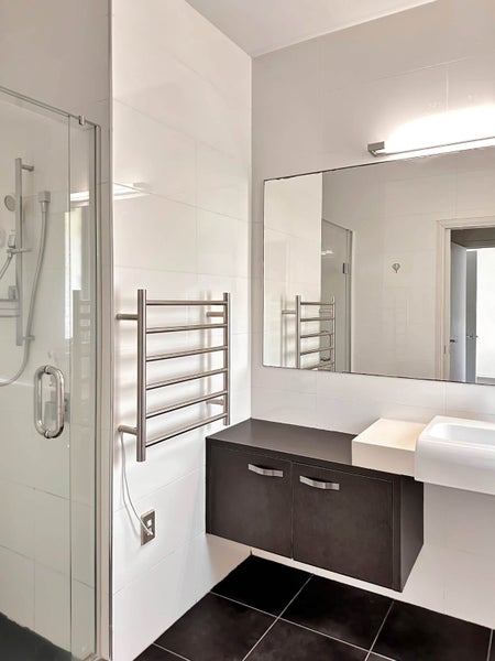 63 Gibraltar Crescent, Parnell, Auckland - Carousel 11