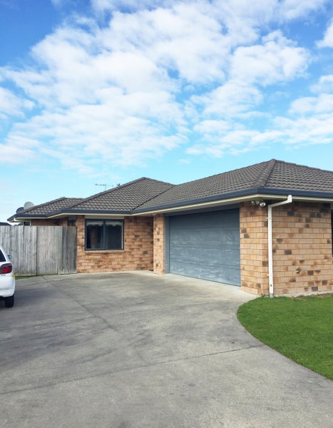 14 Camberley Way, Huntington, Hamilton - Carousel 1