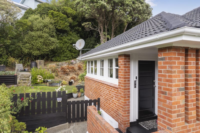 95 Sunshine Avenue, Karori, Wellington - Carousel 1