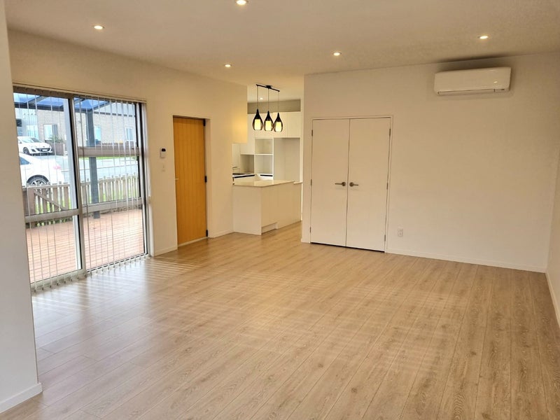 2 Houhora Street, Westgate, Auckland - Carousel 2