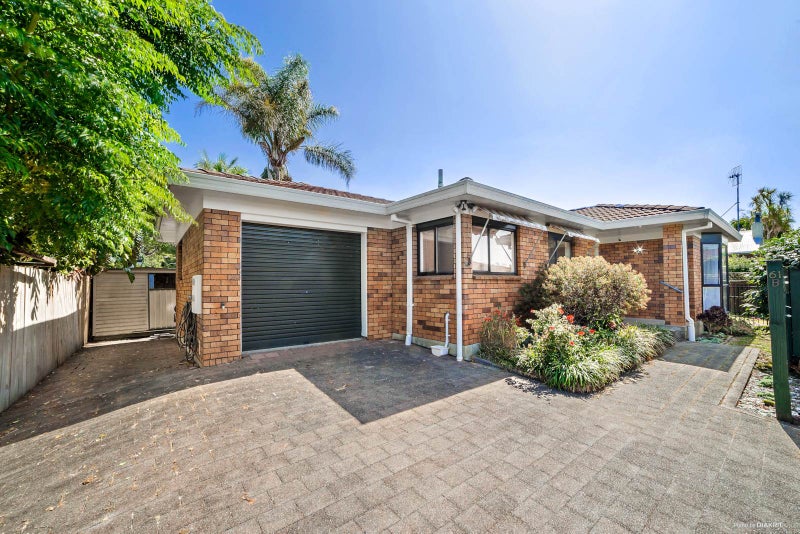 2/61 Nile Road, Milford, Auckland - Carousel 1