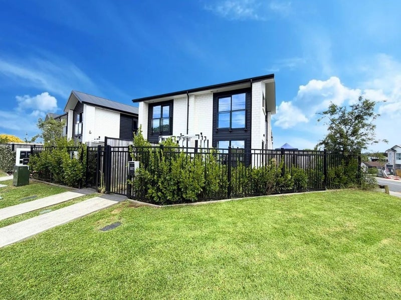 10/172 Don Buck Road, Massey, Auckland - Carousel 1
