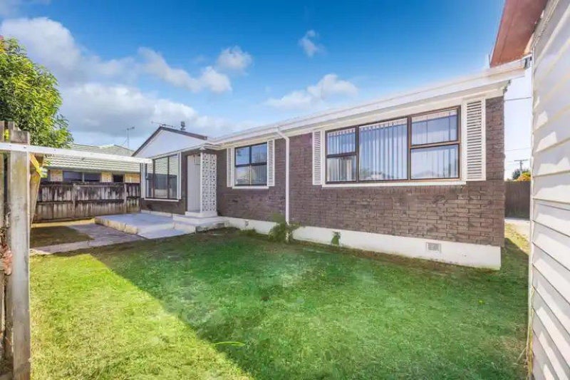1 Thornton Place, Melville, Hamilton - Carousel 1