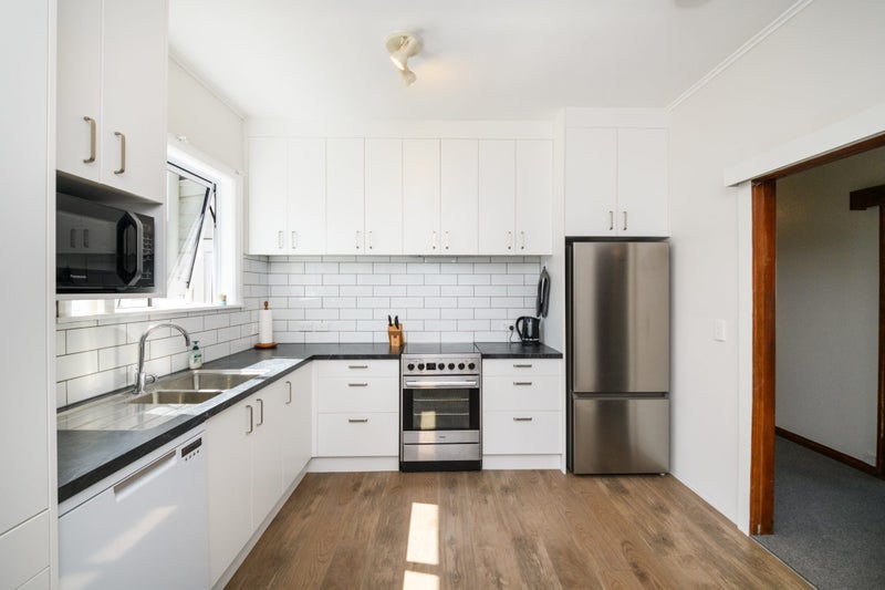 43 Ihle Street, Terrace End, Palmerston North - Carousel 2