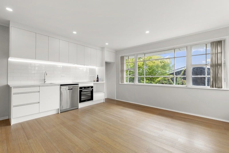 2/14 Worcester Road, Meadowbank, Auckland - Carousel 2