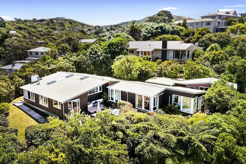 55 Pokohiwi Road, Normandale, Lower Hutt - Carousel 1