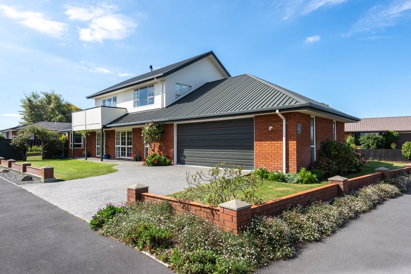 4 Beauford Place, Parklands, Christchurch - Carousel 1