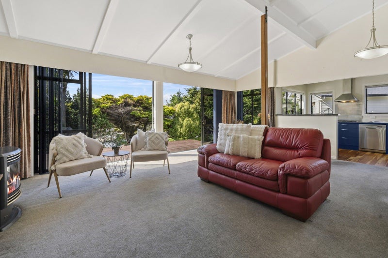 13 Chorley Grove, Churton Park, Wellington - Carousel 2