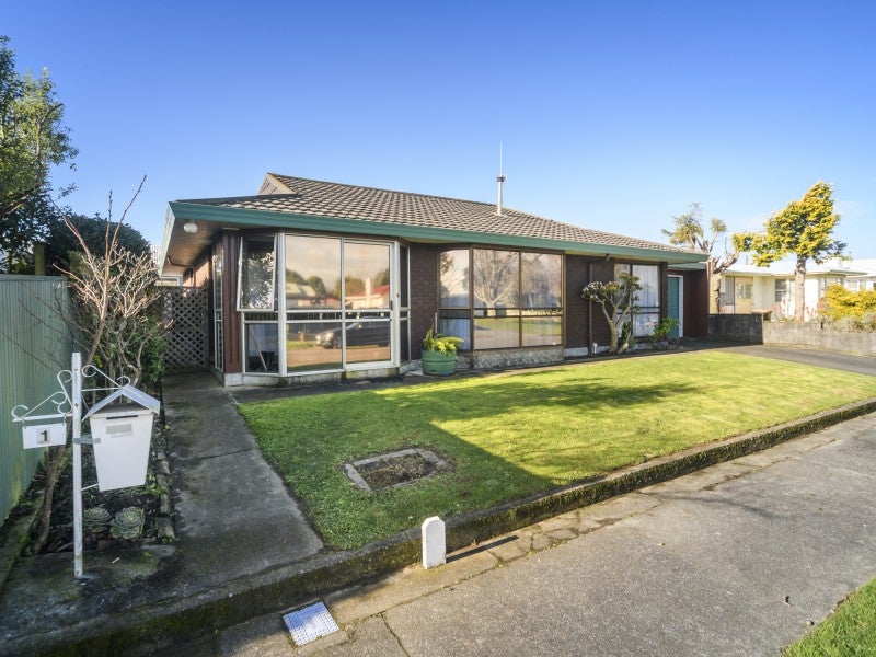 1 Burfield Place, Awapuni, Palmerston North - Carousel 14