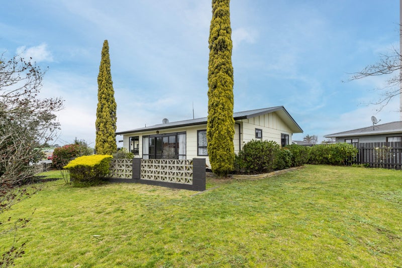 91 Caernarvon Drive, Flaxmere, Hastings - Carousel 2