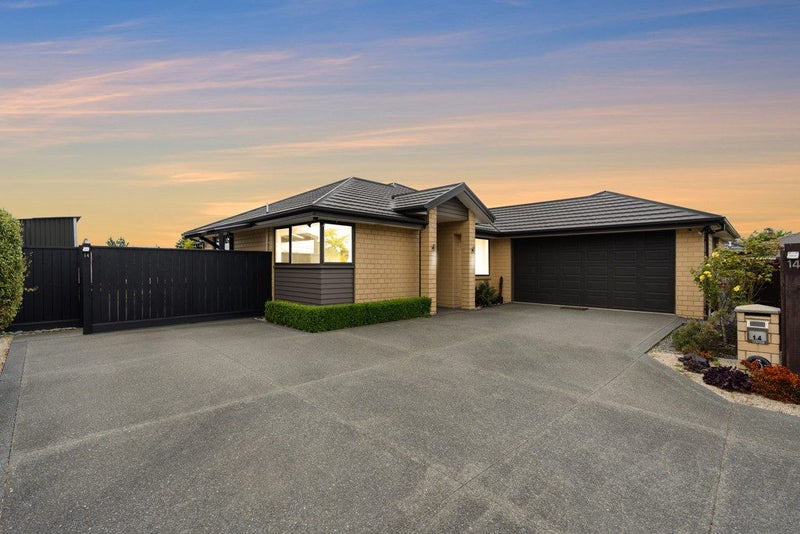 14 Mariposa Crescent, Aidanfield, Christchurch - Carousel 1