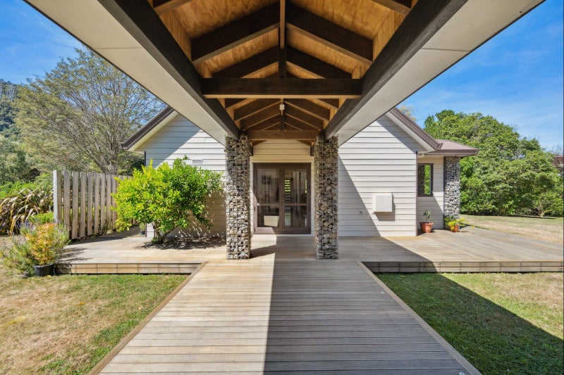 28 Lady Cobham Grove, Anakiwa, Picton - Carousel 1