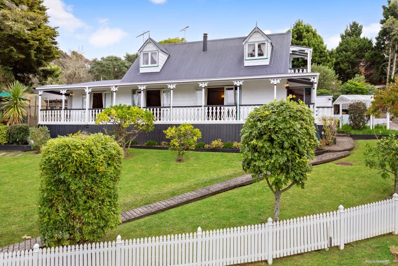 121 Roseberry Avenue, Birkenhead, Auckland - Carousel 1