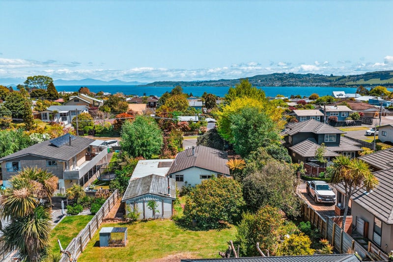 14 Sunset Street, Hilltop, Taupo - Carousel 9