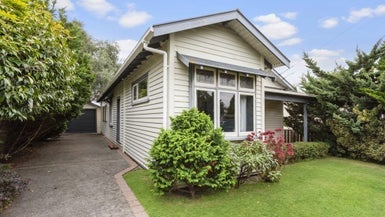 15 Atiawa Street, Petone, Lower Hutt - Carousel 1