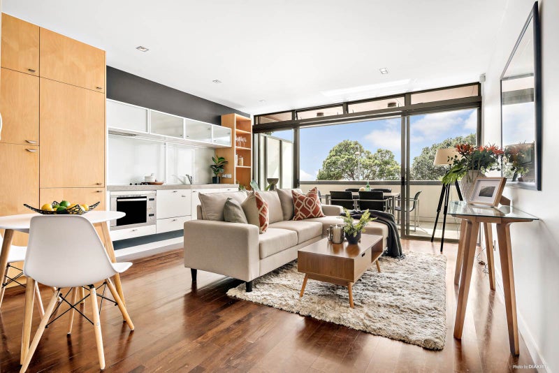 2/87 Clyde Road, Browns Bay, Auckland - Carousel 1