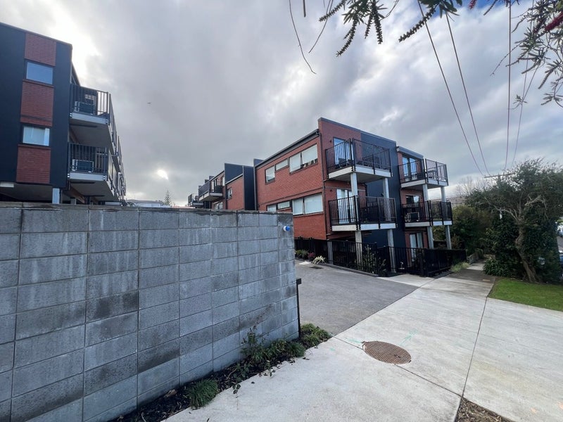 108/2 Castledine Crescent, Glen Innes, Auckland - Carousel 7