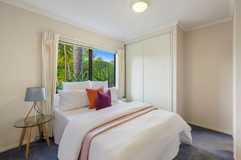 2/12 Church Street, Northcote Point, Auckland - Carousel 2