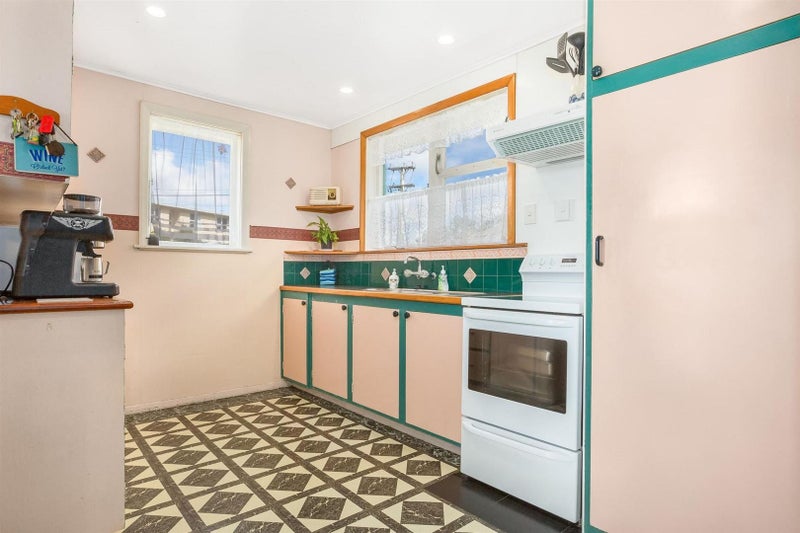 30 Franklyn Road, Tawa, Wellington - Carousel 2