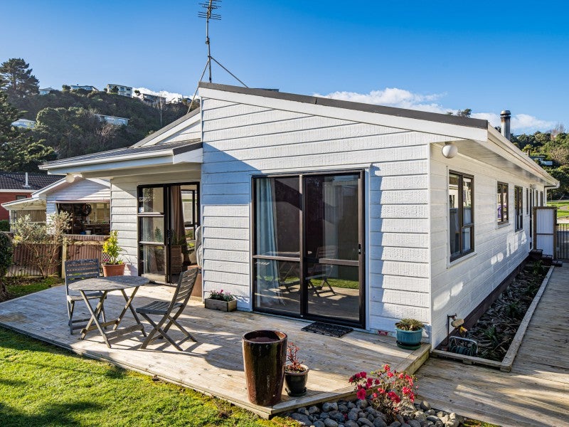 16 Acheron Road, Paremata, Porirua - Carousel 1