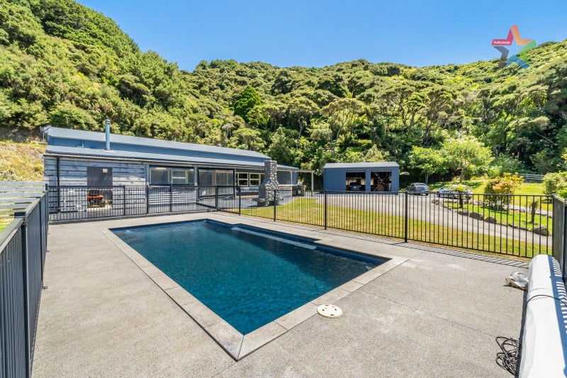 46 Enfield Street, Wainuiomata, Lower Hutt - Carousel 2