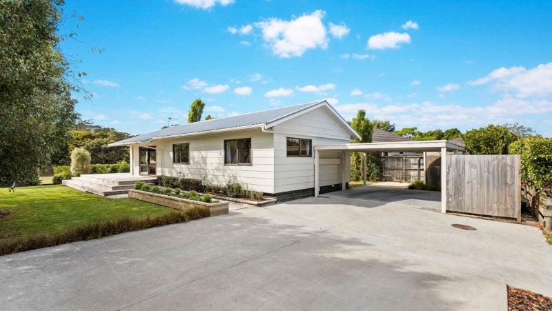 10 Rheingold Place, Huapai, Kumeu - Carousel 1