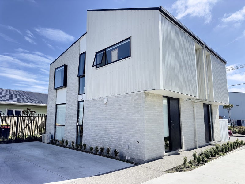 2/21 Clarence Street South, Addington, Christchurch - Carousel 1