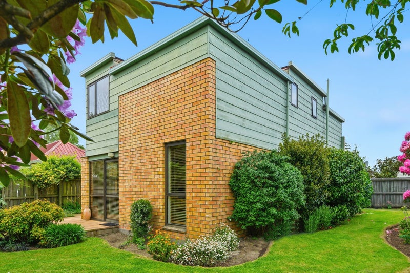 2/4 Gatonby Place, Avonhead, Christchurch - Carousel 2