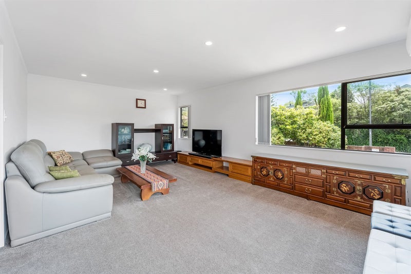 1/10 Channel View Road, Campbells Bay, Auckland - Carousel 2