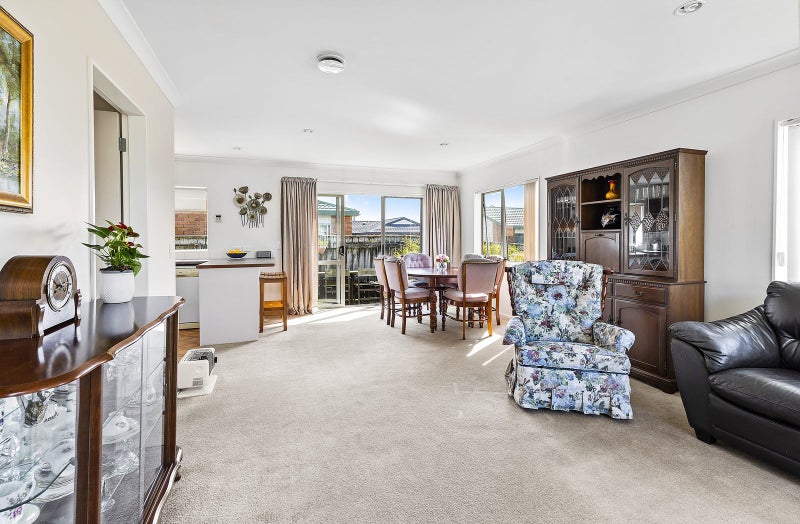 7 Pohutukawa Grove, Titahi Bay, Porirua - Carousel 2