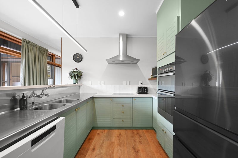 6 Ellerslie Avenue, Chartwell, Hamilton - Carousel 2