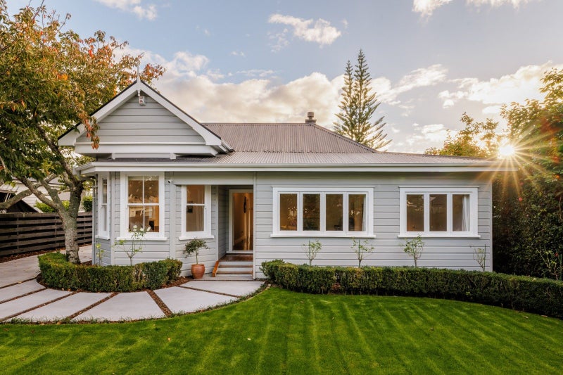 31 Nixon Street, Hamilton East, Hamilton - Carousel 1