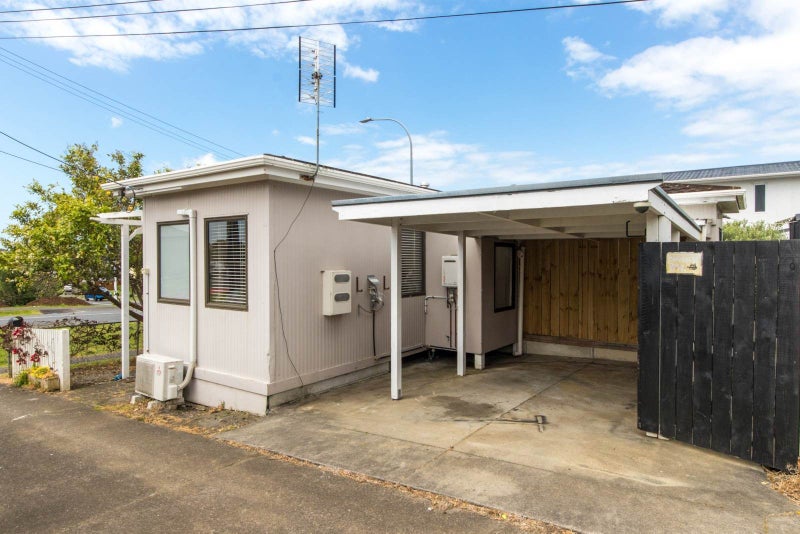 424 Old Te Atatu Road, Te Atatu Peninsula, Auckland - Carousel 7